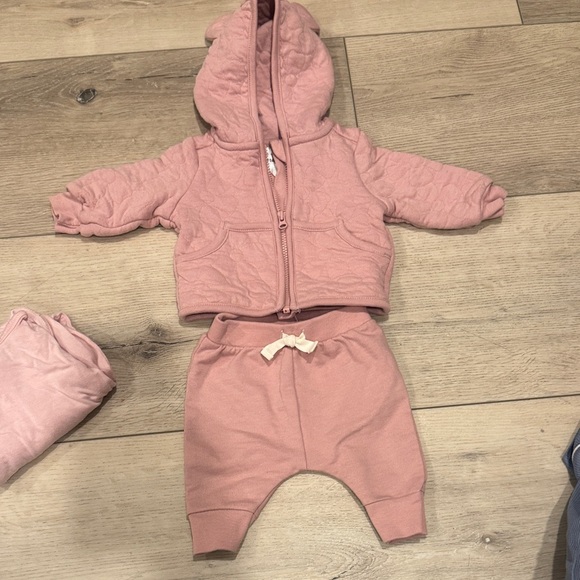 Newborn bundle Baby Clothing Set 5-10 items used once brand new also - Picture 4 of 8